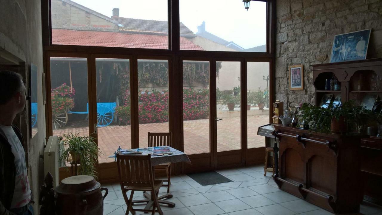 La Ferme Du Grand Faubourg Bed & Breakfast Pont-de-Vaux Luaran gambar